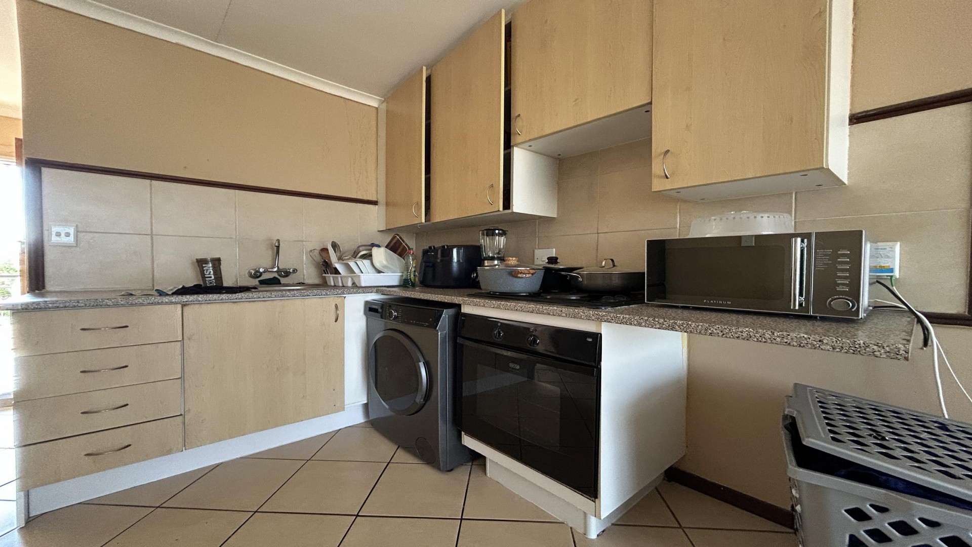 Kitchen of property in Karenpark