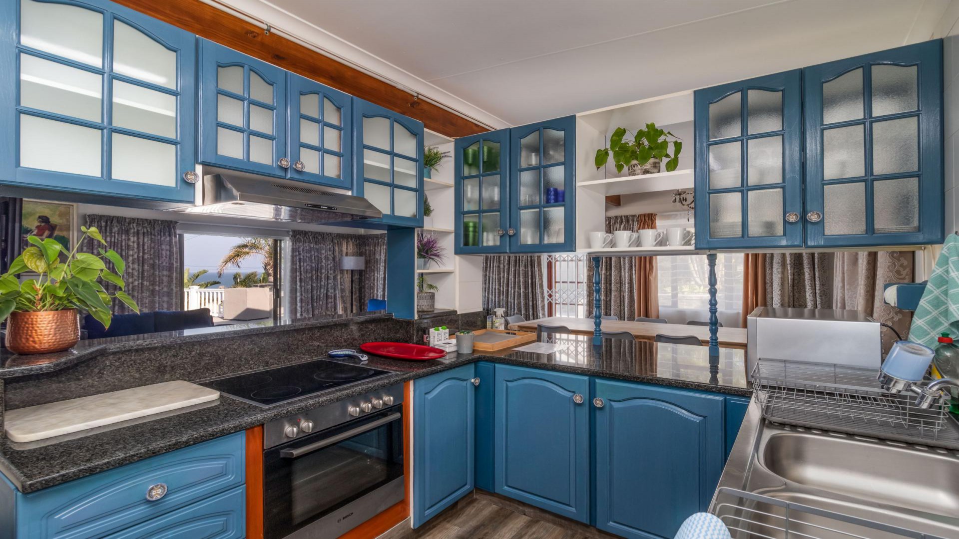 Kitchen of property in Manaba Beach