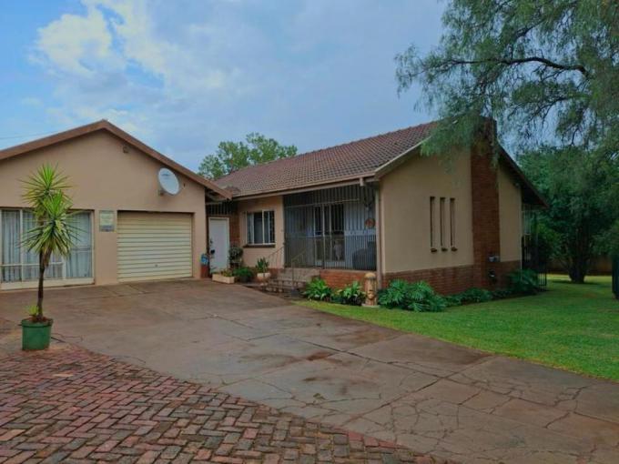 4 Bedroom House to Rent in Eldoraigne - Property to rent - MR724761