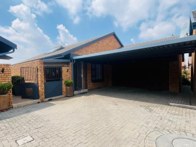 4 Bedroom Simplex for Sale For Sale in New Redruth - MR724779
