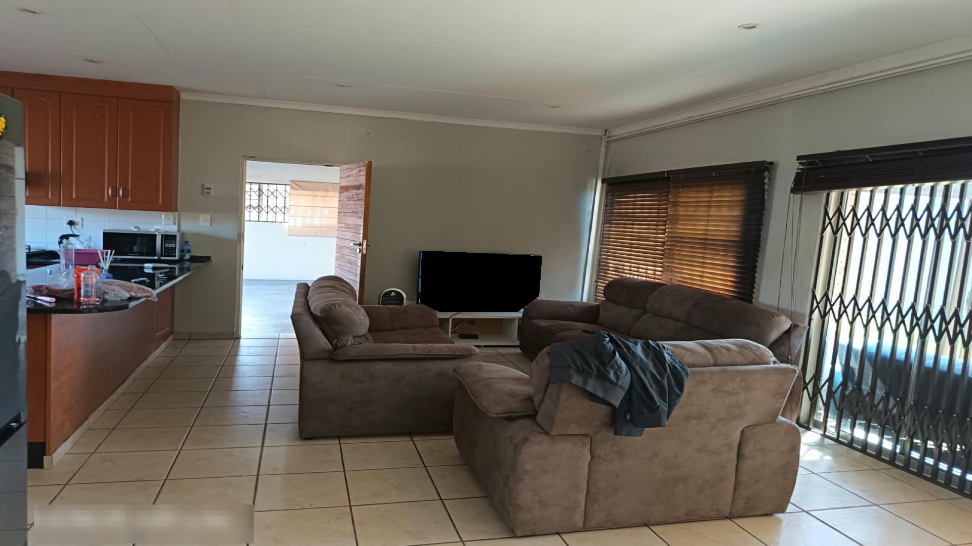 Lounges of property in Pioneer Park (Newcastle)
