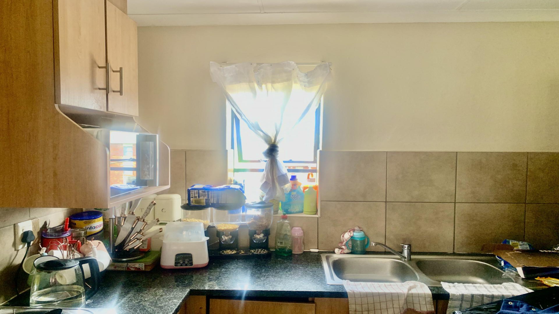 Kitchen of property in Alveda