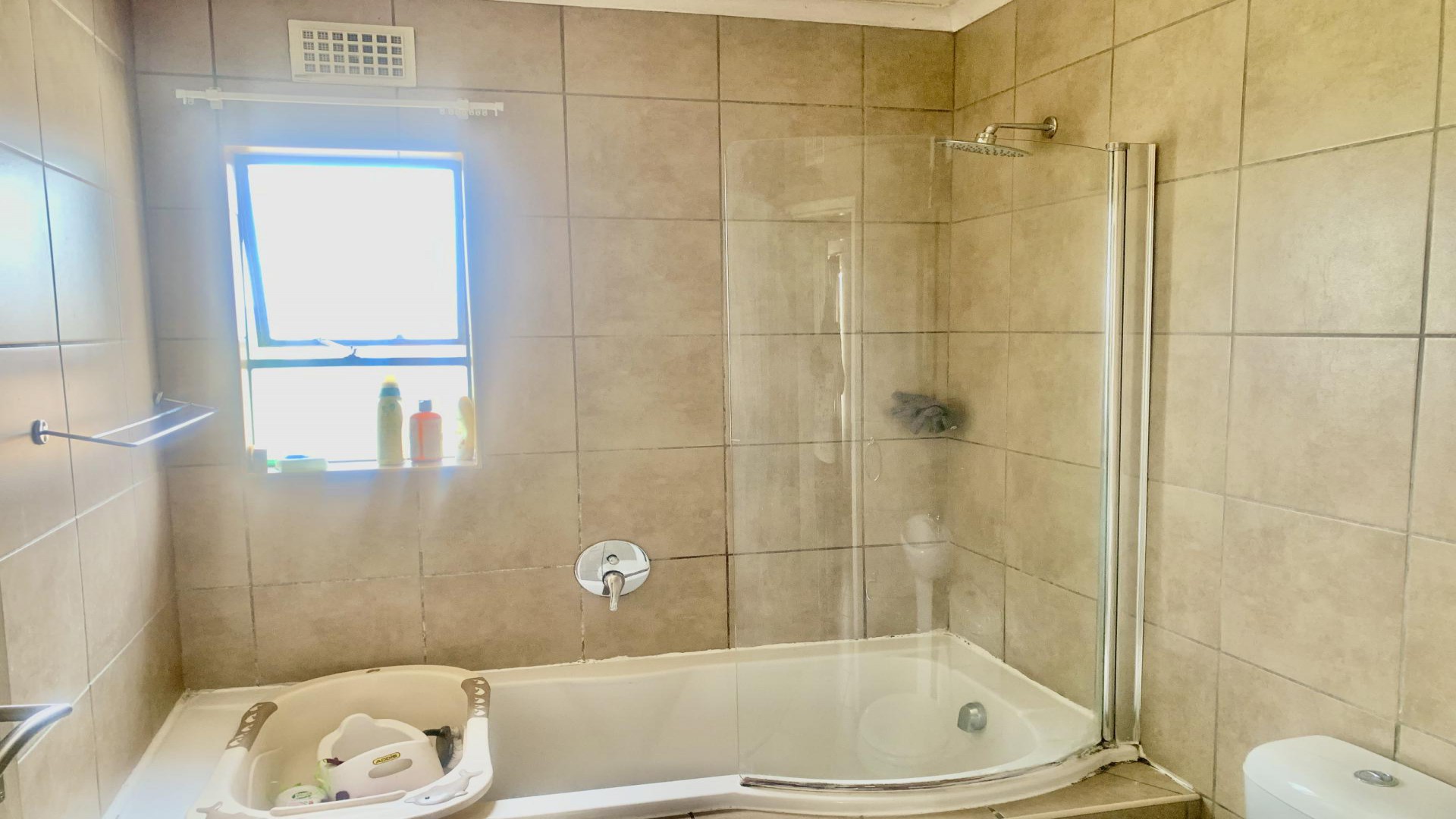 Bathroom 1 of property in Alveda