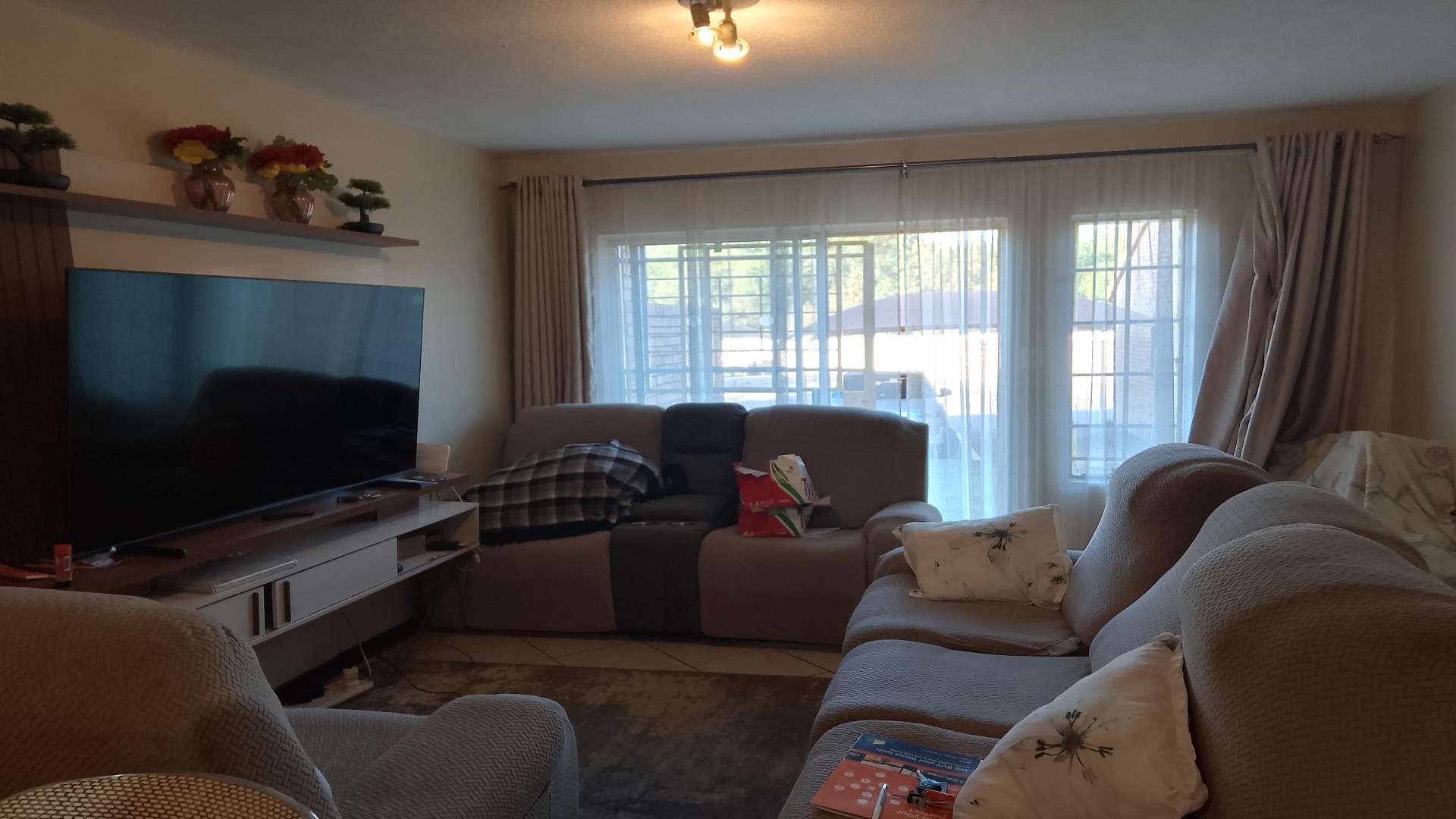Lounges of property in The Orchards