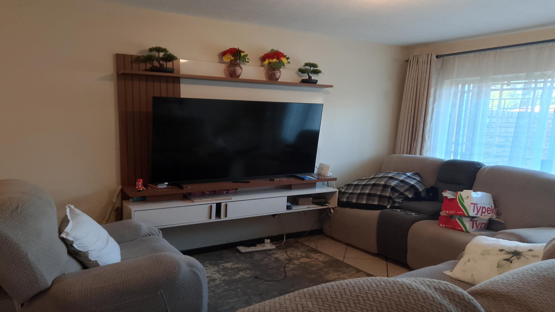 Lounges of property in The Orchards