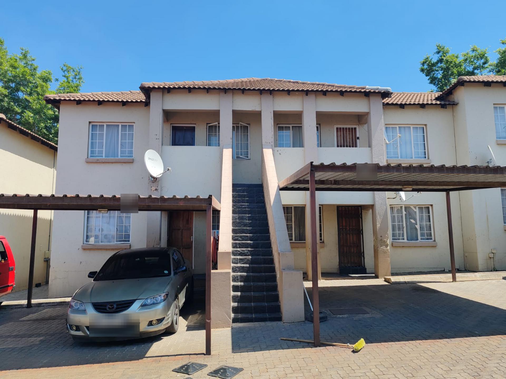 Front View of property in Elspark