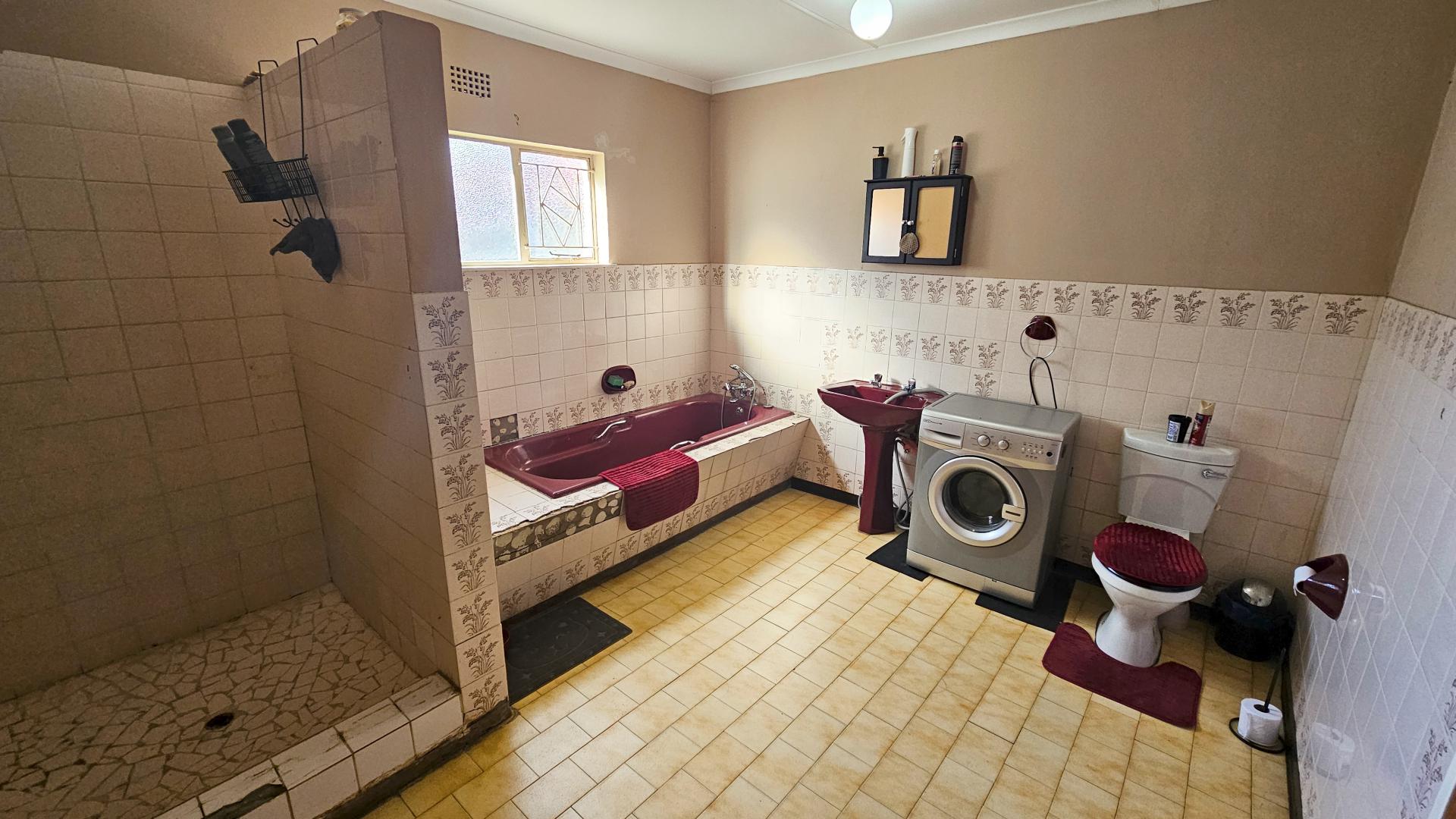 Bathroom 2 of property in Fleurdal