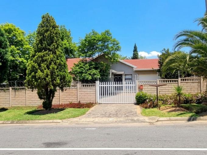 3 Bedroom House for Sale For Sale in Birch Acres - MR724917