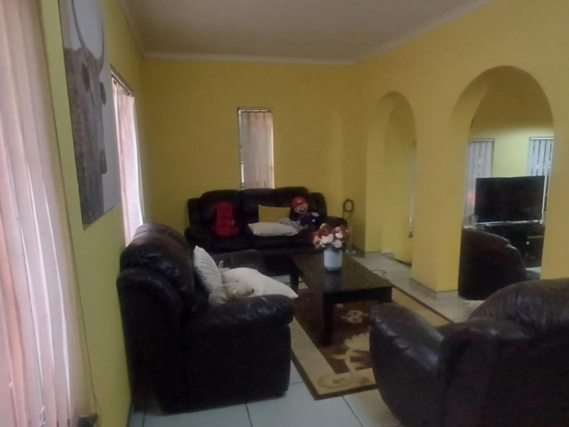 of property in Birch Acres