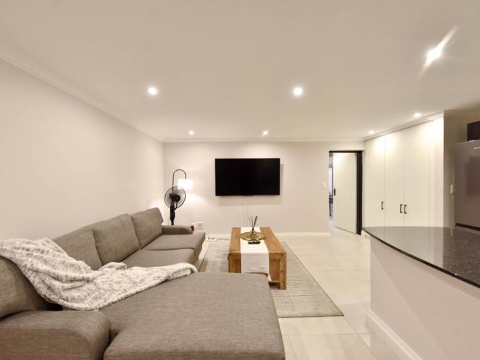 1 Bedroom Apartment for Sale For Sale in Nieuw Muckleneuk - MR724935