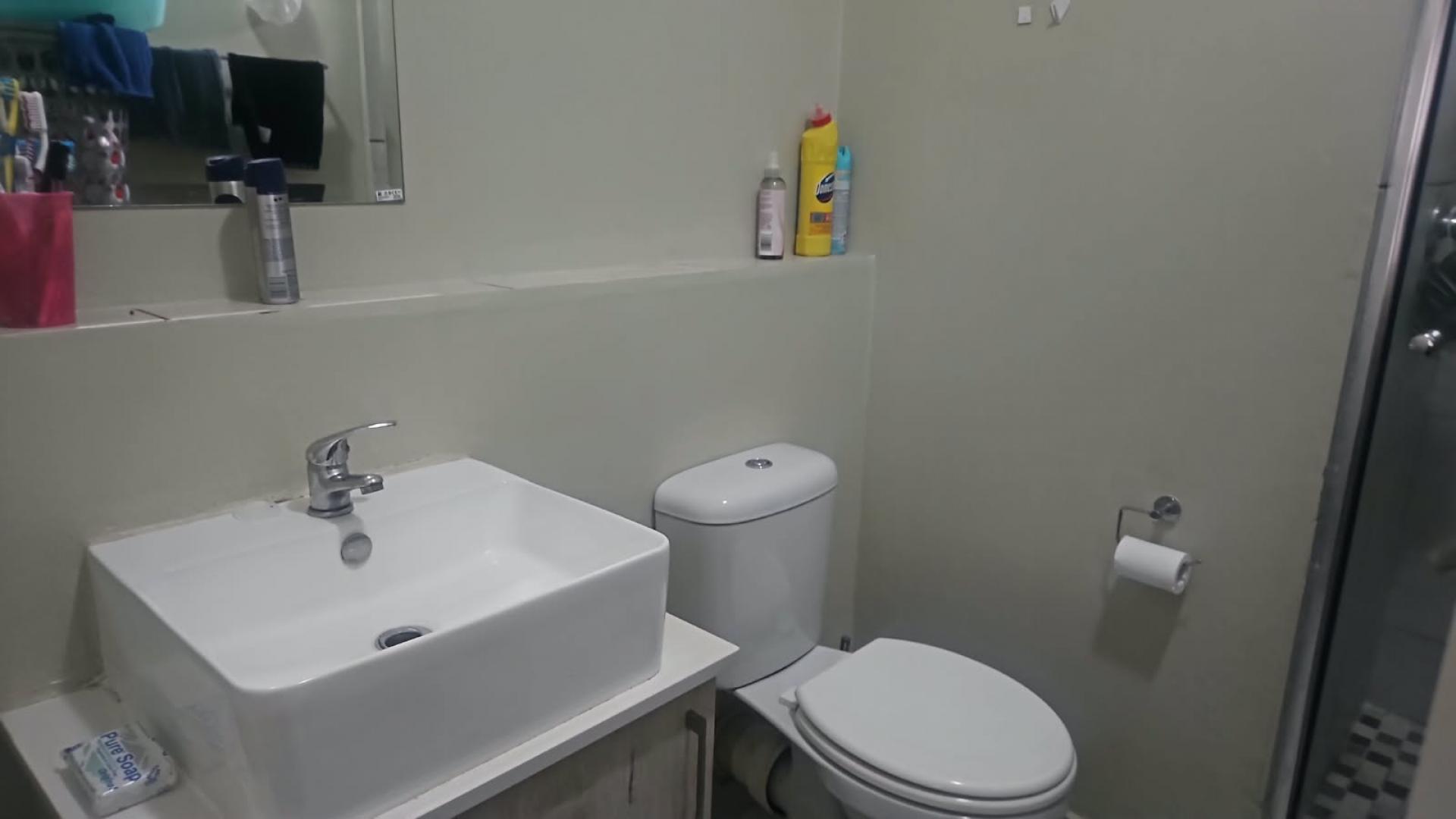 Bathroom 1 of property in Grand Central