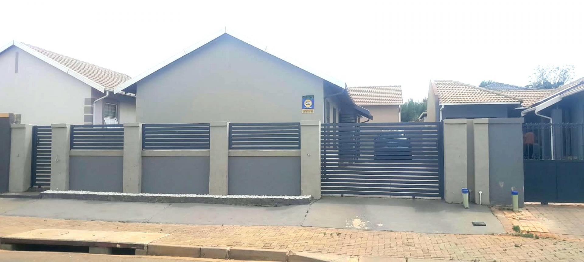 Front View of property in Lenasia South