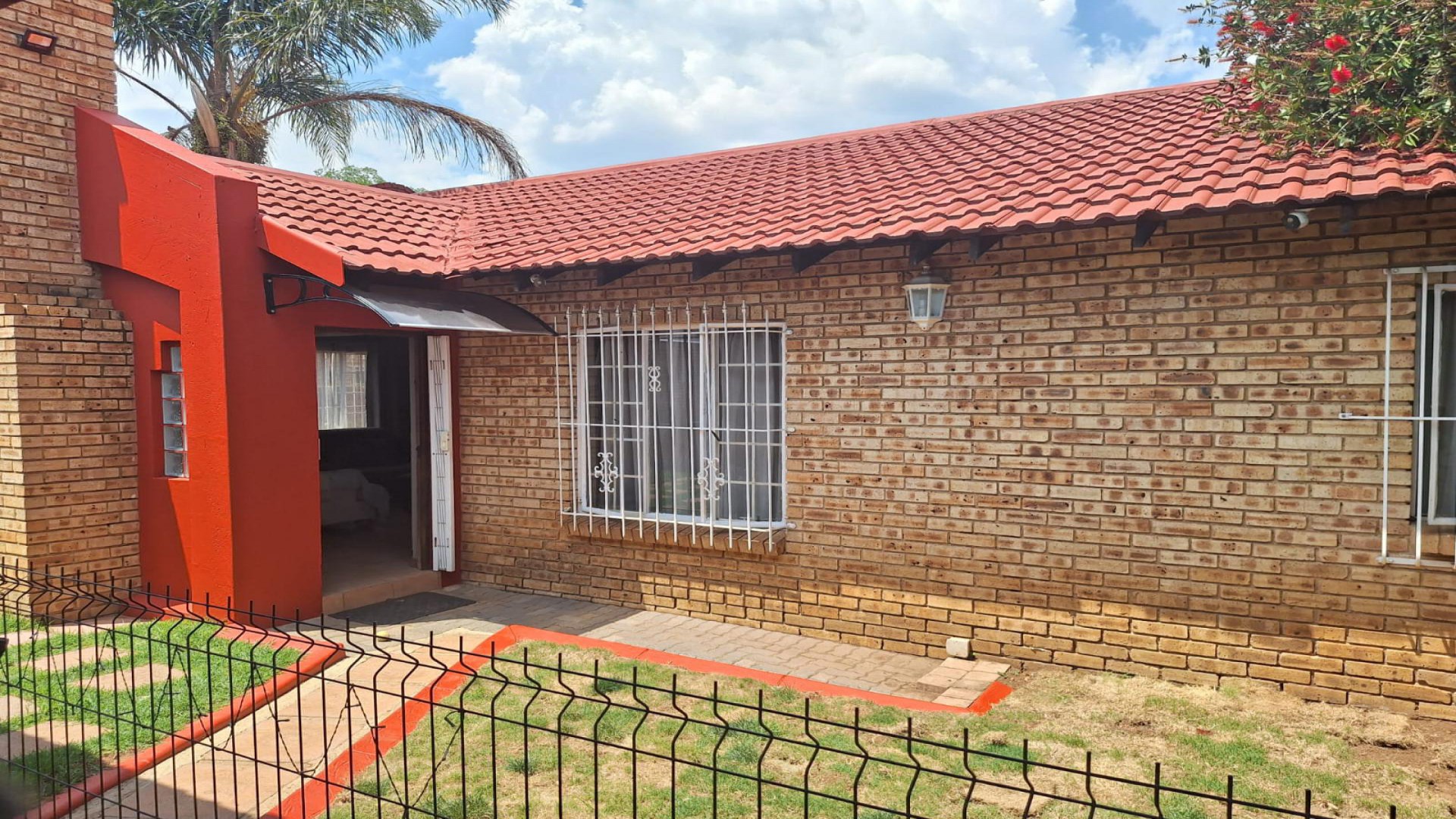 Front View of property in Union