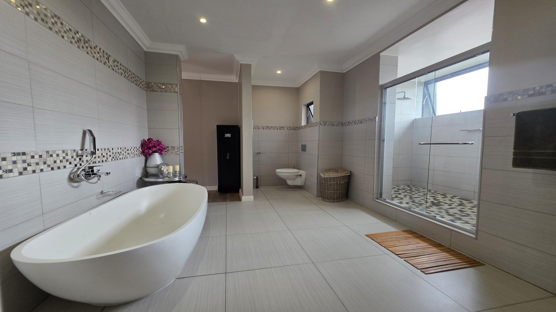 Bathroom 2 of property in Bloemfontein