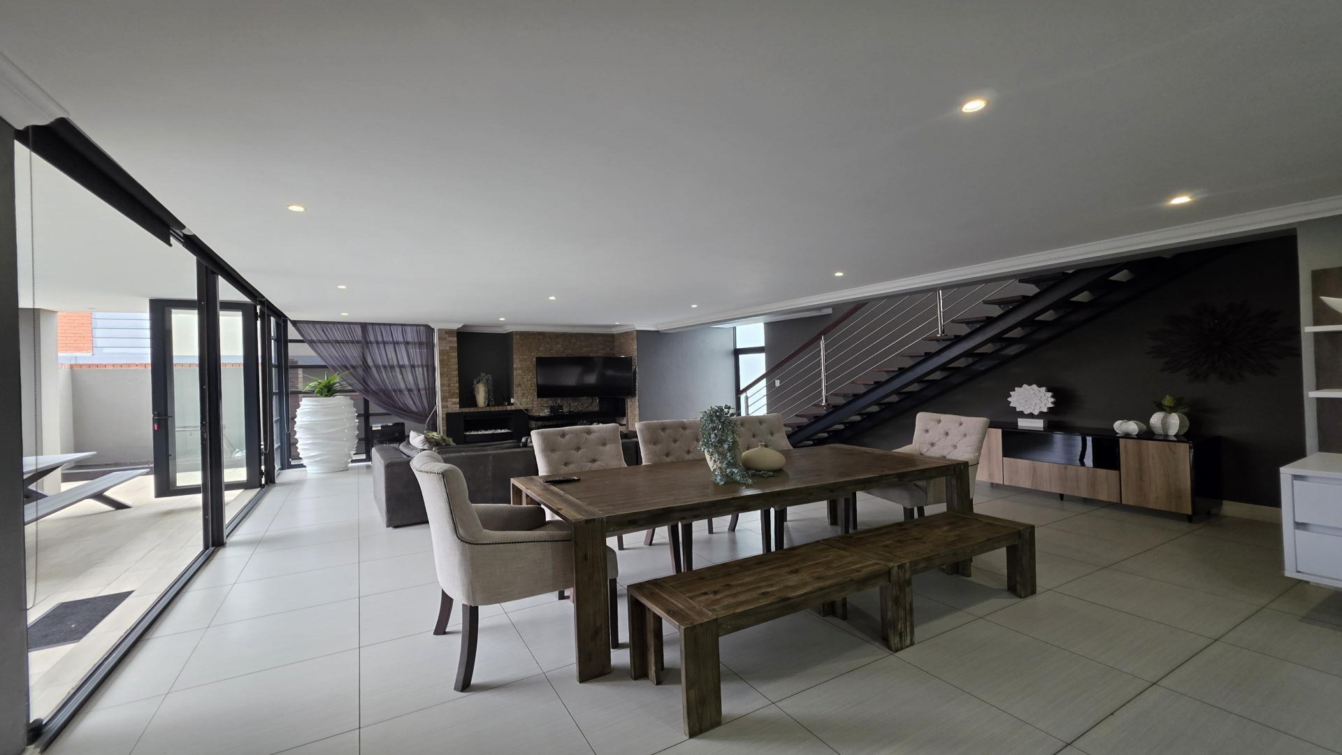 Dining Room of property in Bloemfontein
