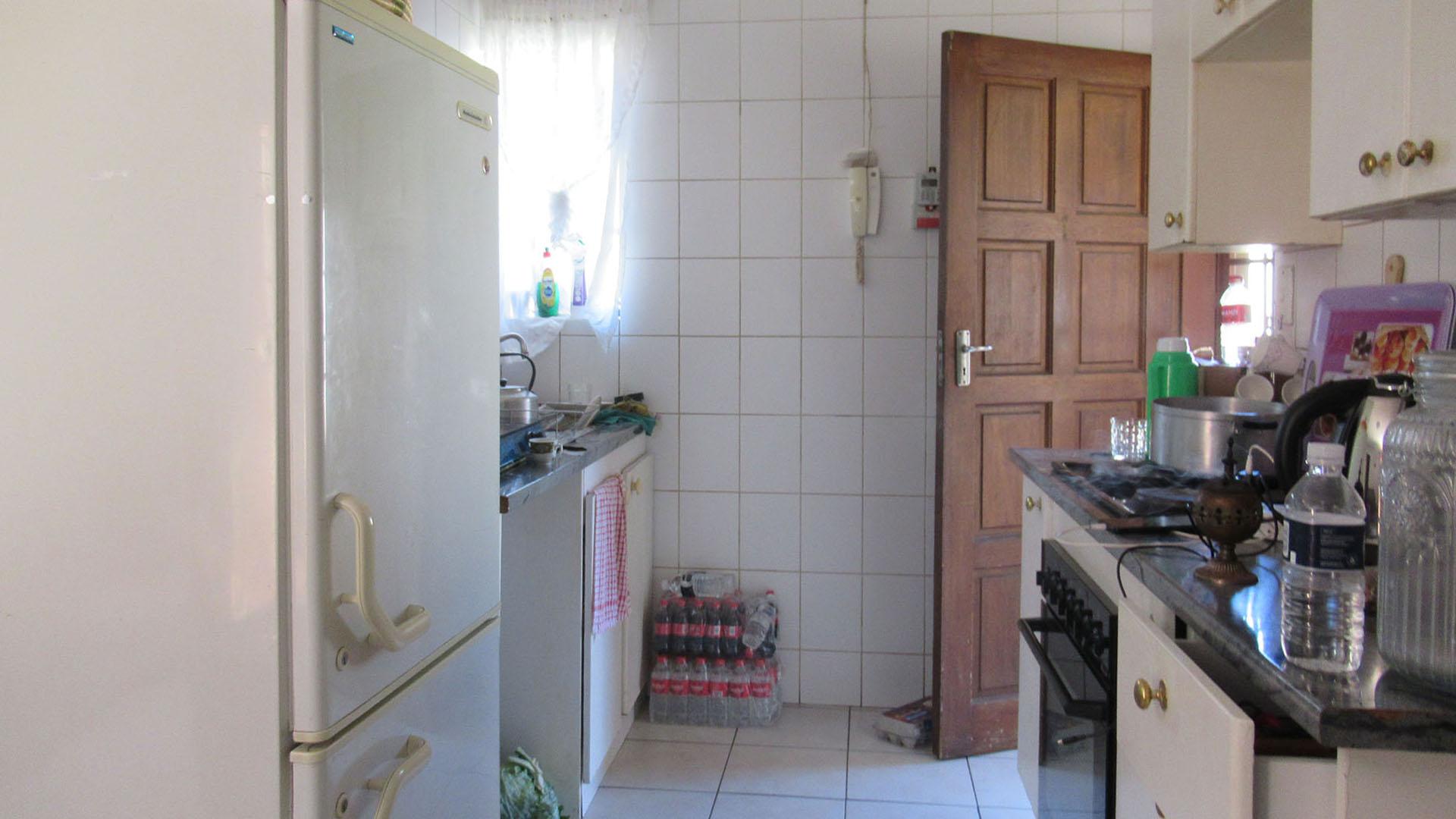 Kitchen - 6 square meters of property in Roodepoort