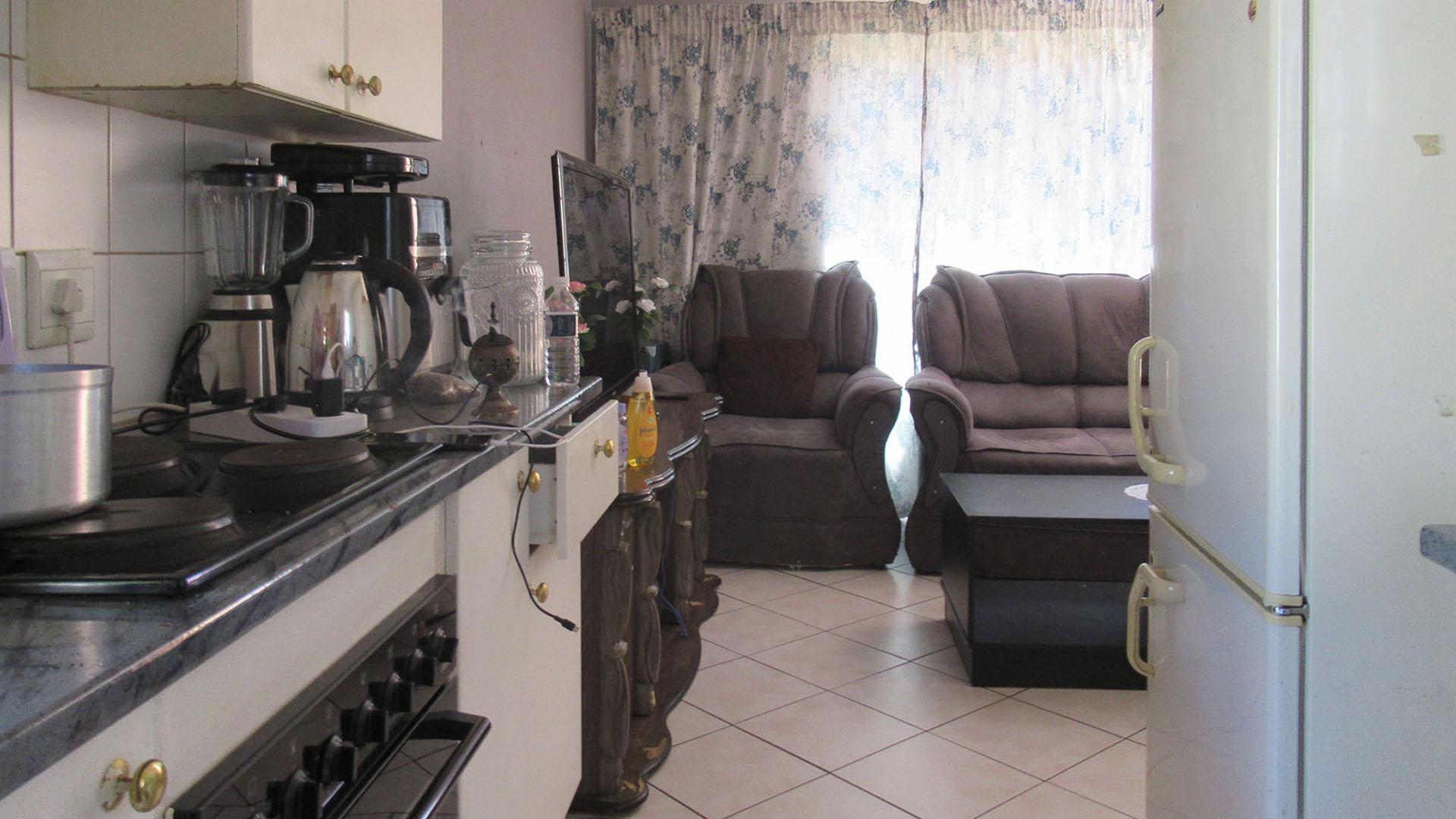 Kitchen - 6 square meters of property in Roodepoort