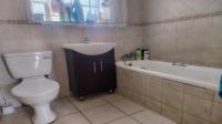 Bathroom 1 of property in Roodepoort