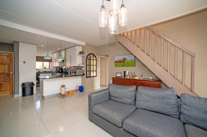 3 Bedroom Sectional Title for Sale For Sale in Bedfordview - MR724982