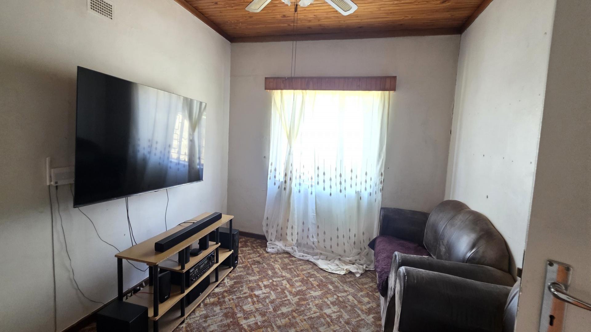 Lounges of property in Odendaalsrus
