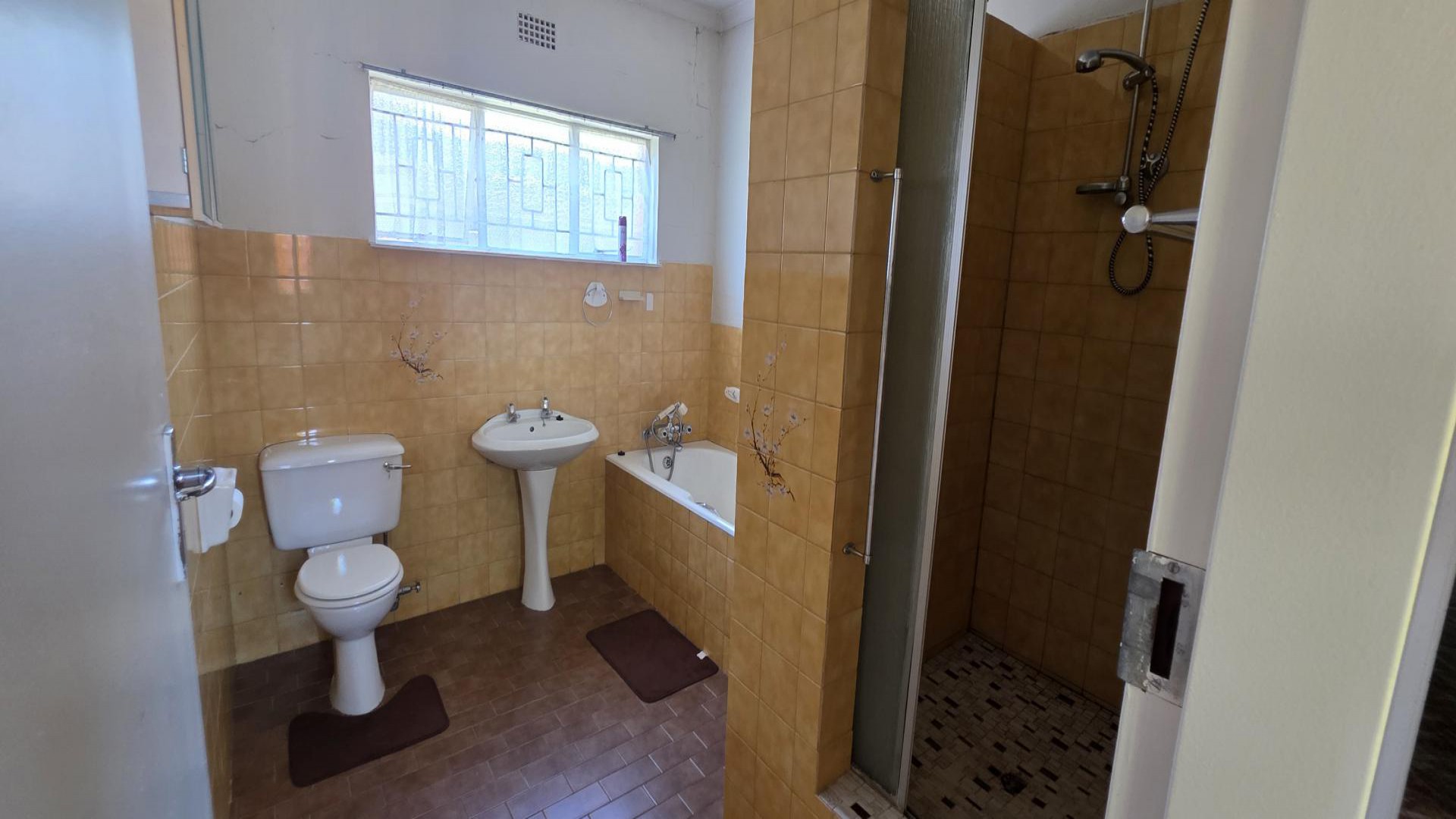 Bathroom 2 of property in Odendaalsrus