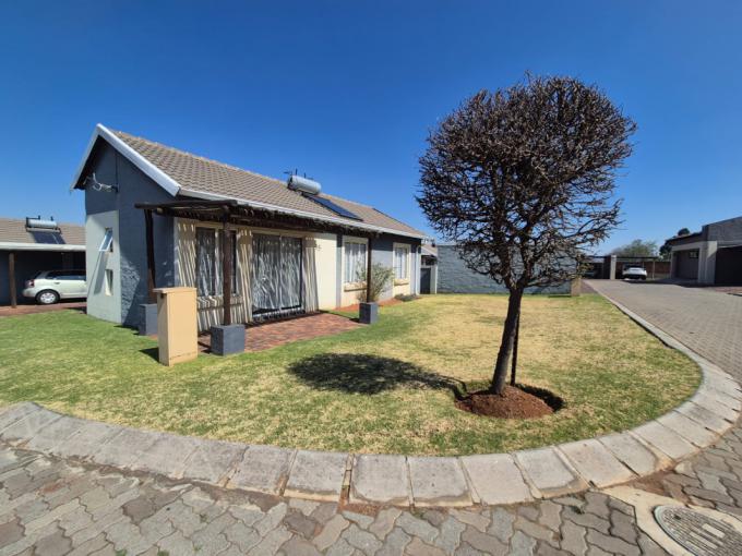 3 Bedroom House for Sale For Sale in Germiston - MR725013