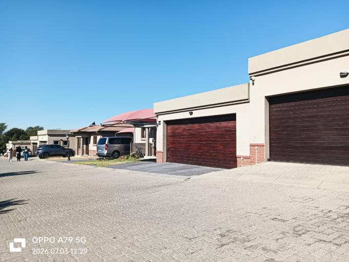 3 Bedroom House to Rent in Midrand - Property to rent - MR725041