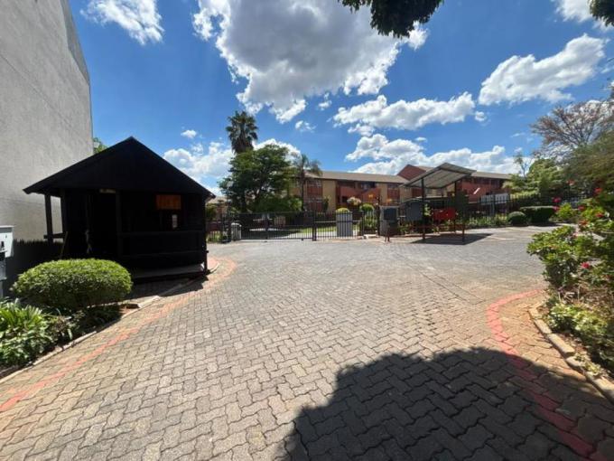 3 Bedroom Apartment for Sale For Sale in Weltevreden Park - MR725049