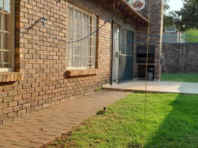 3 Bedroom House to Rent in Thatchfield - Property to rent - MR725050