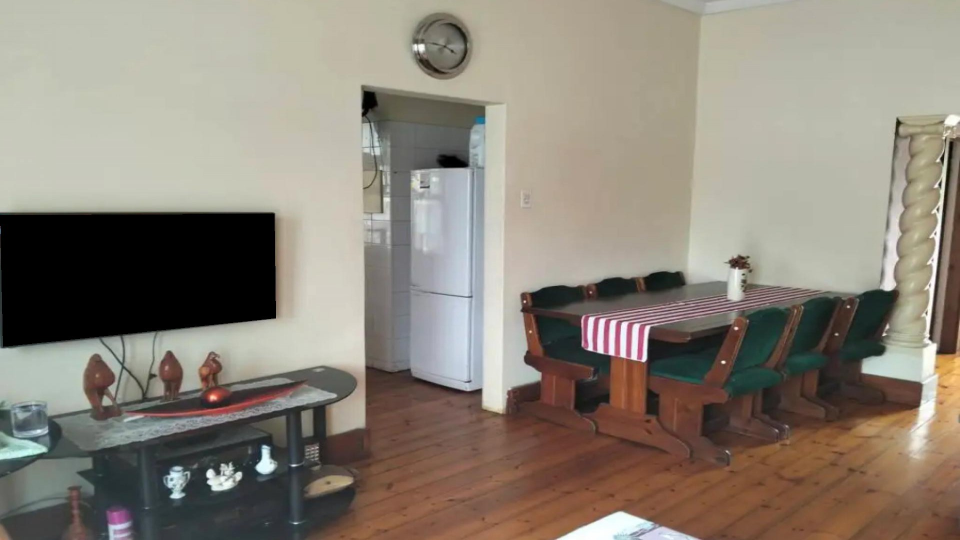 Dining Room of property in Durban North 