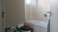 Bathroom 1 - 5 square meters of property in Northgate (JHB)