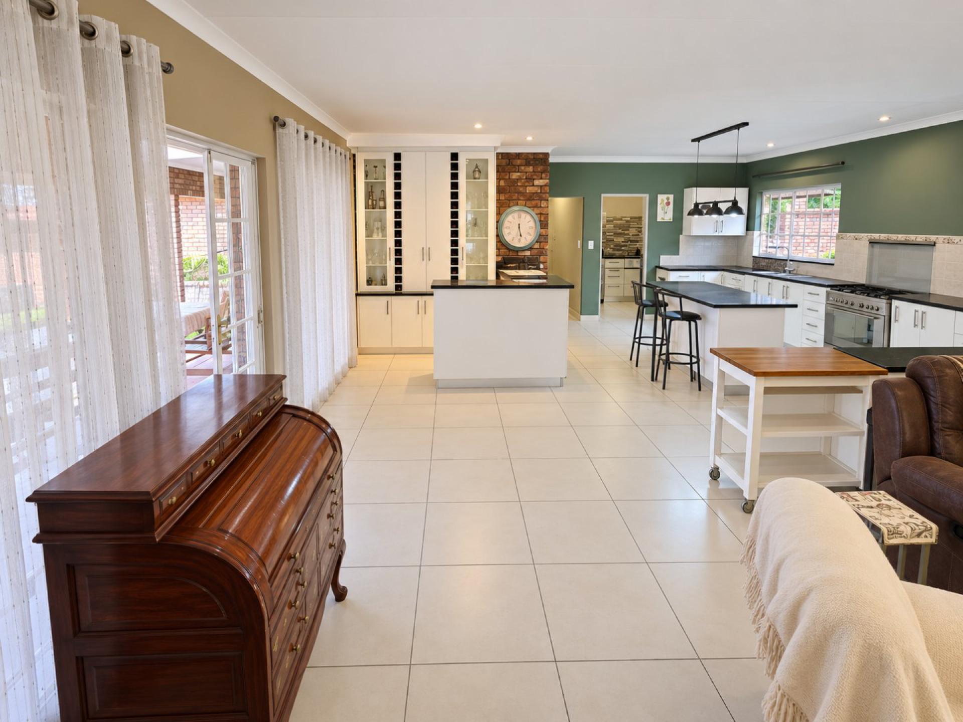  of property in Magalieskruin