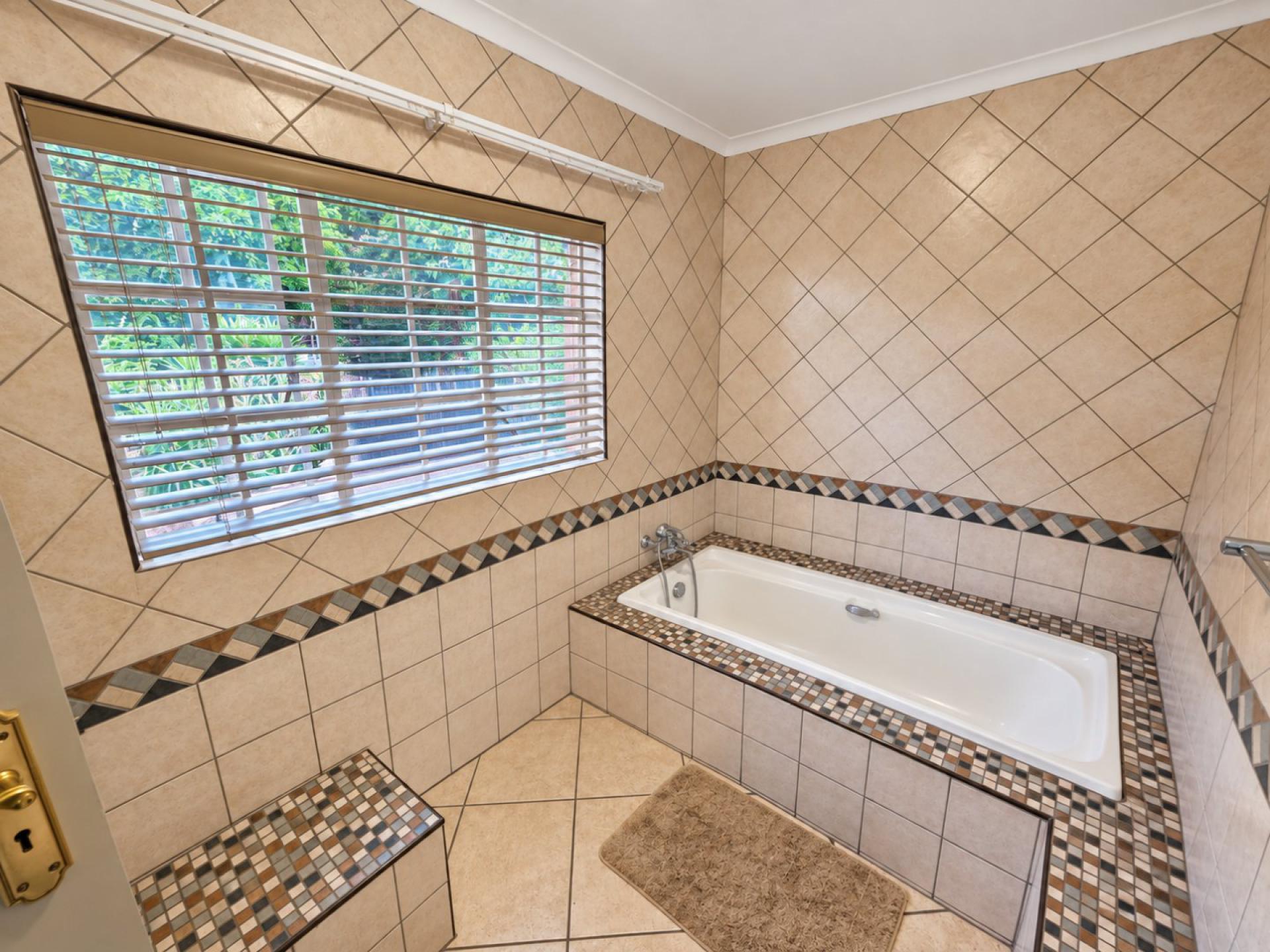  of property in Magalieskruin