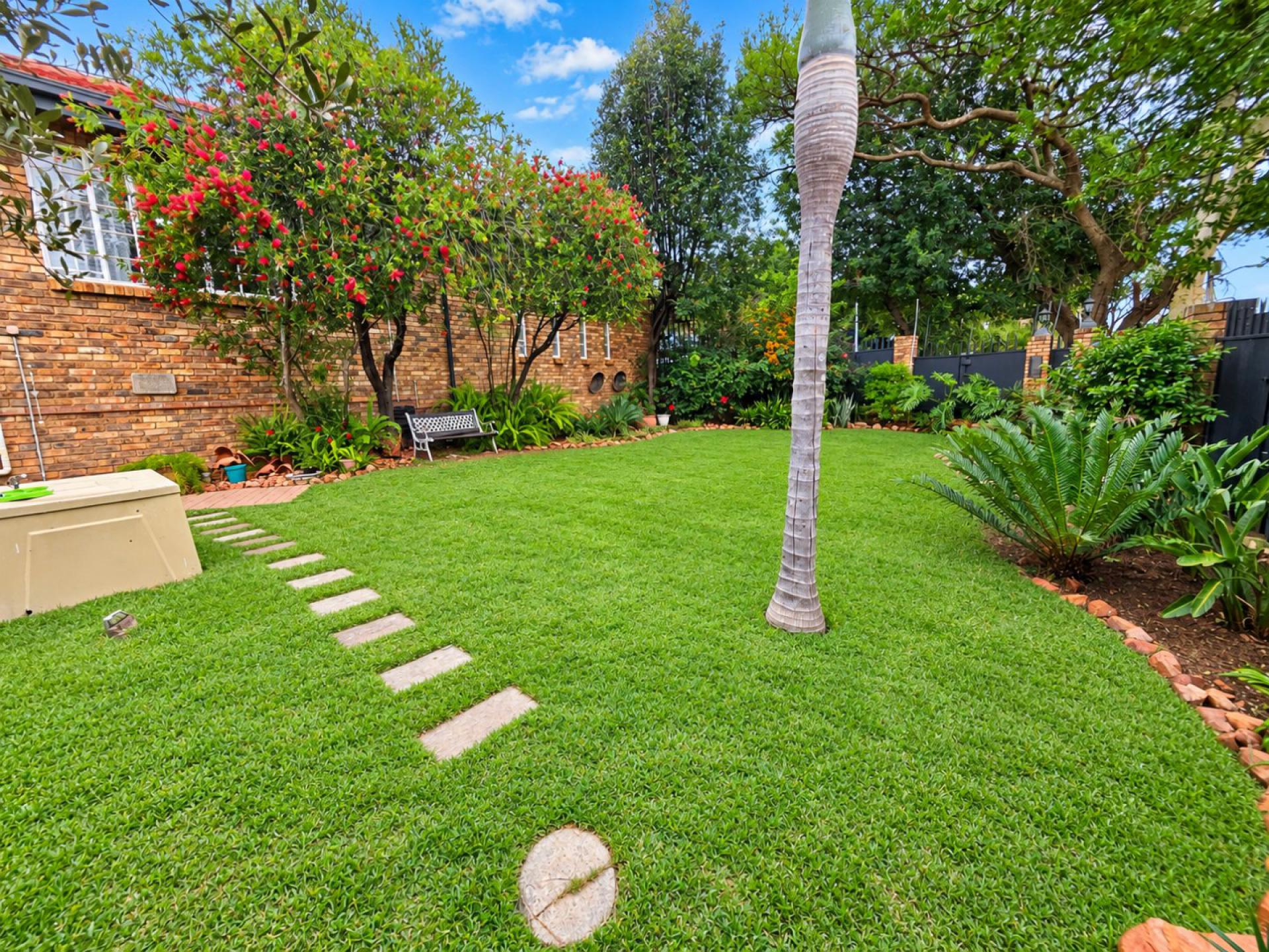  of property in Magalieskruin