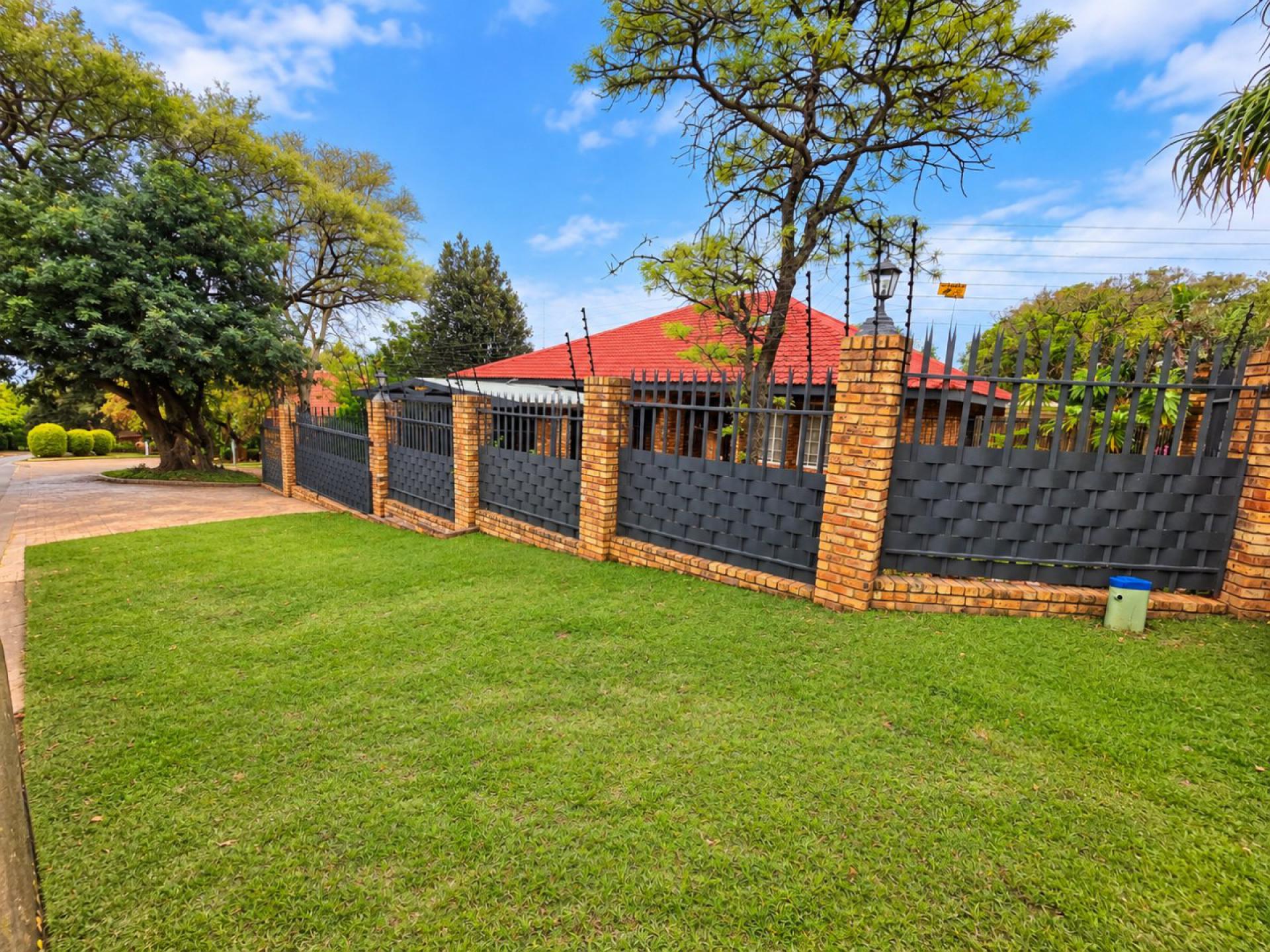  of property in Magalieskruin