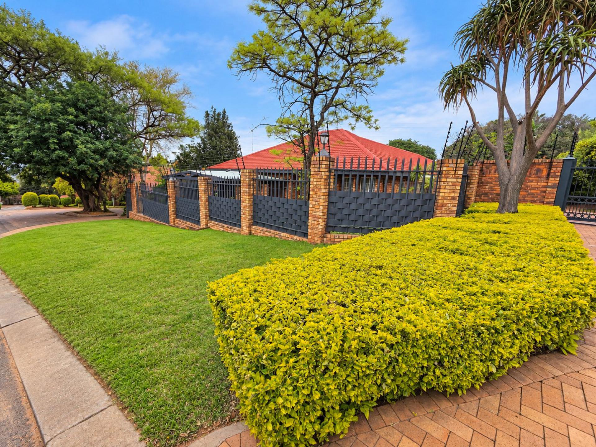  of property in Magalieskruin