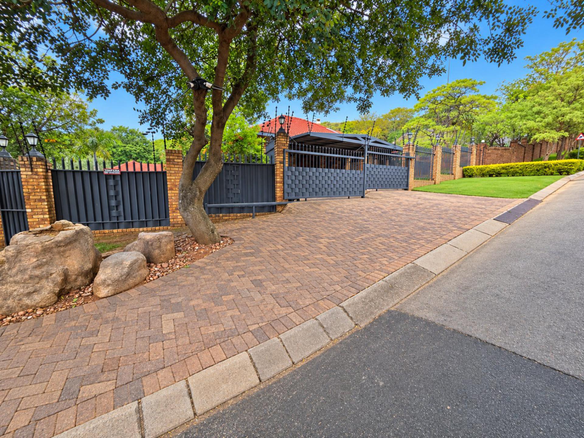  of property in Magalieskruin