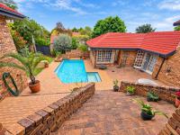  of property in Magalieskruin