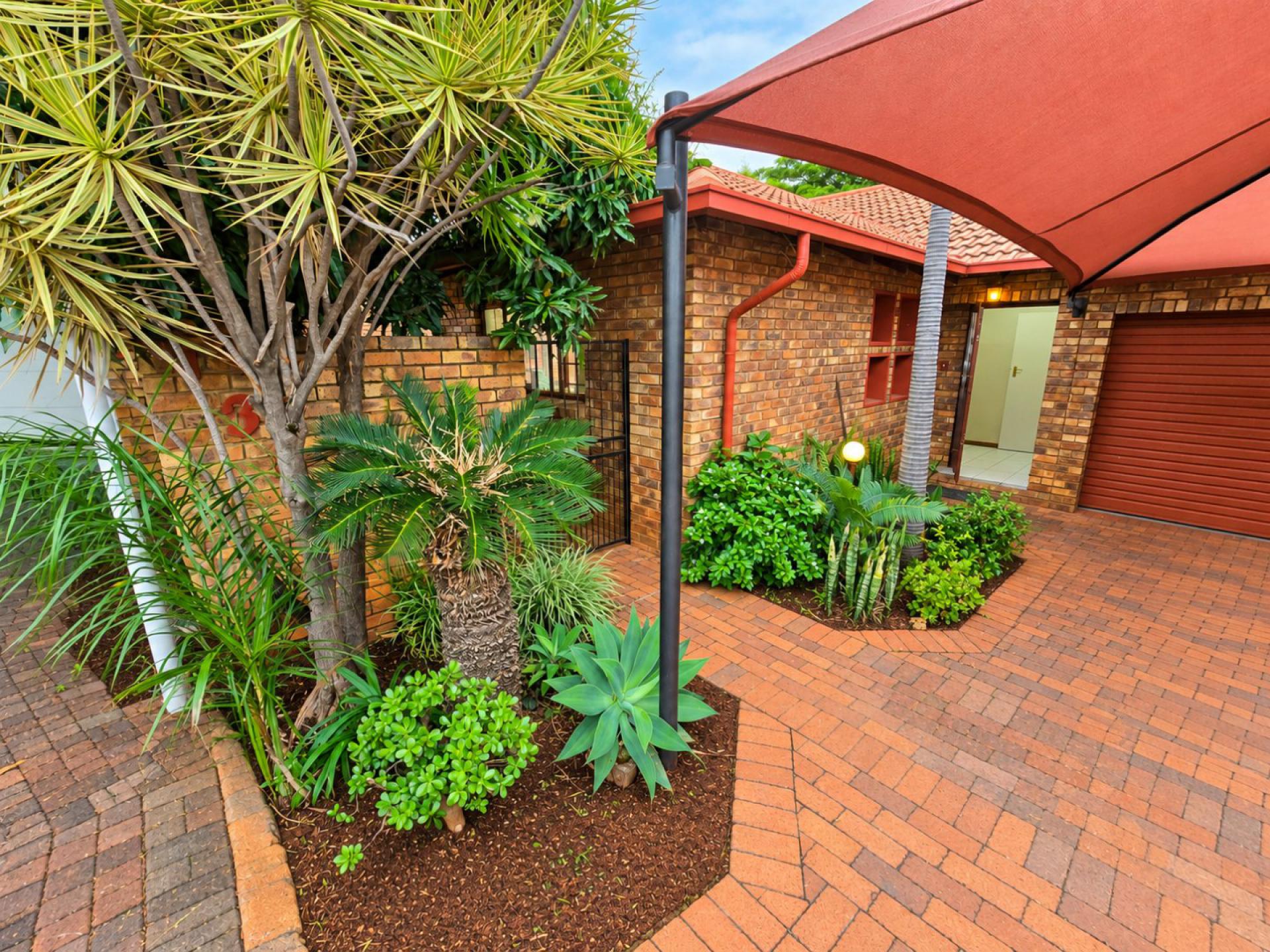  of property in Magalieskruin