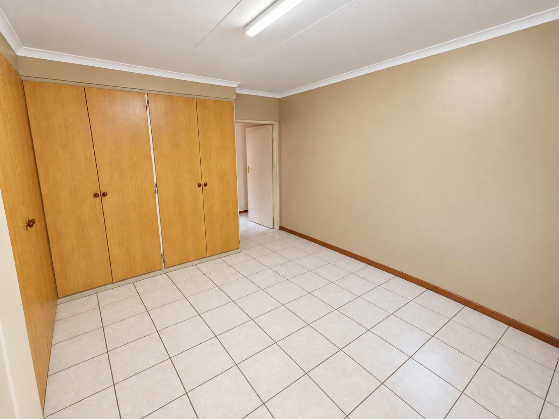  of property in Magalieskruin