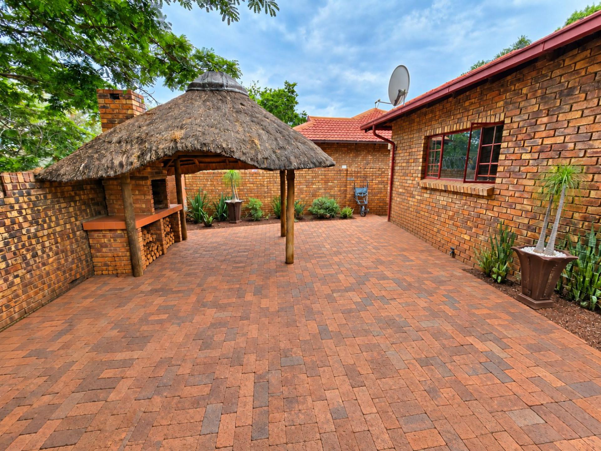  of property in Magalieskruin