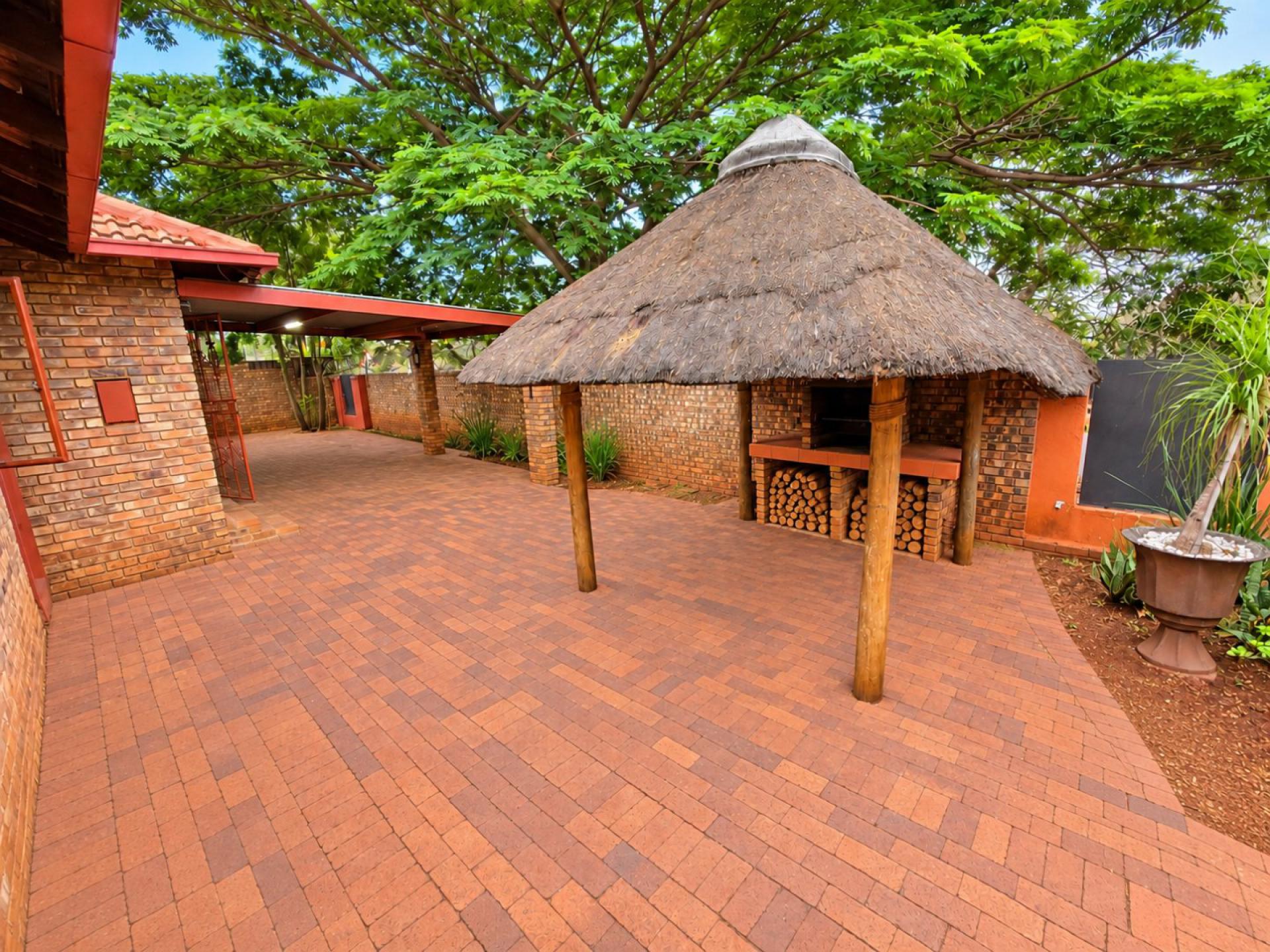  of property in Magalieskruin