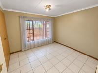  of property in Magalieskruin