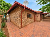  of property in Magalieskruin