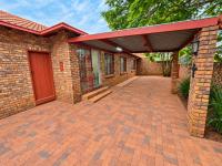  of property in Magalieskruin