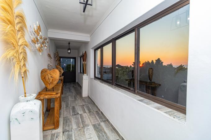 8 Bedroom House for Sale For Sale in Gordons Bay - MR725138