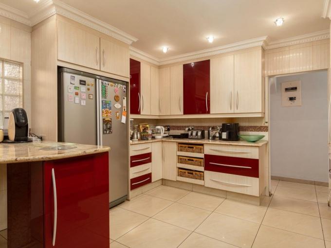 4 Bedroom House for Sale For Sale in Verwoerdpark - MR725187
