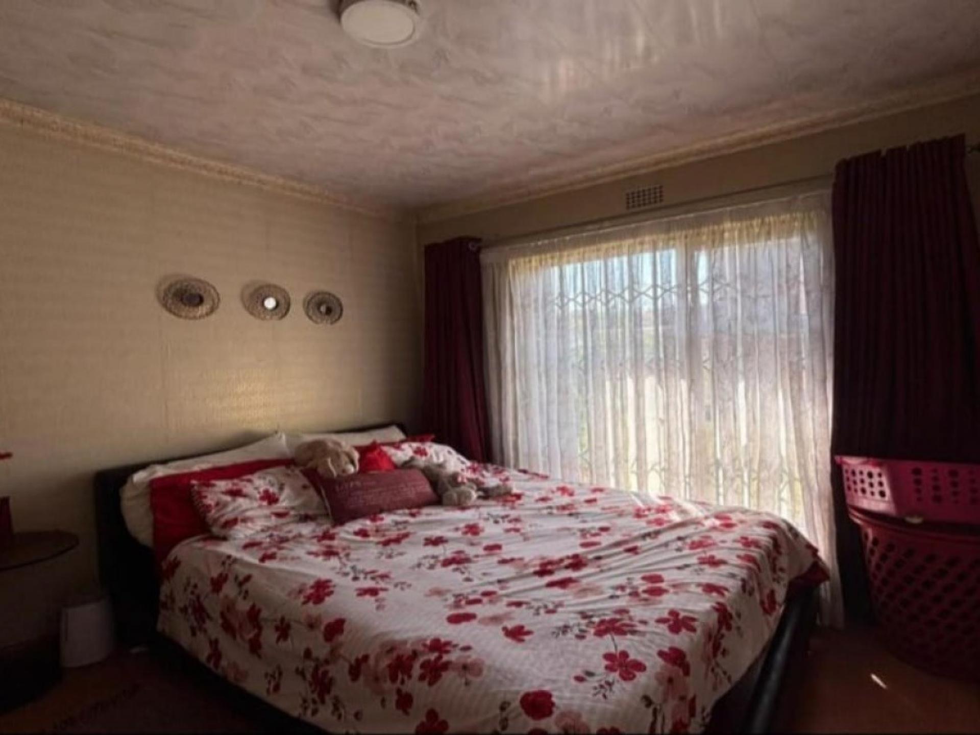  of property in Klippoortjie AH