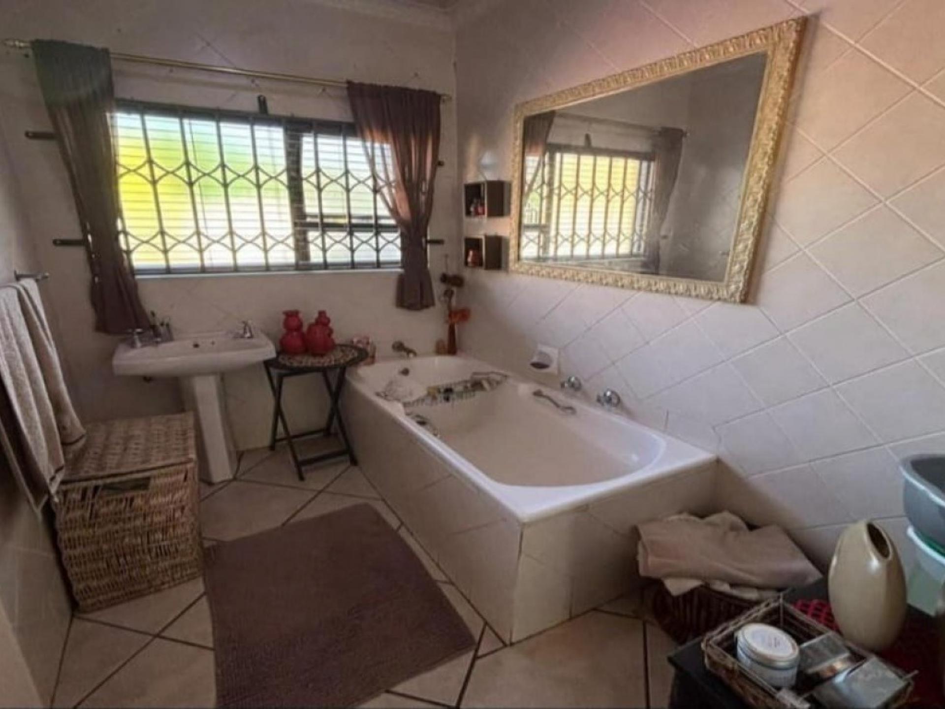  of property in Klippoortjie AH