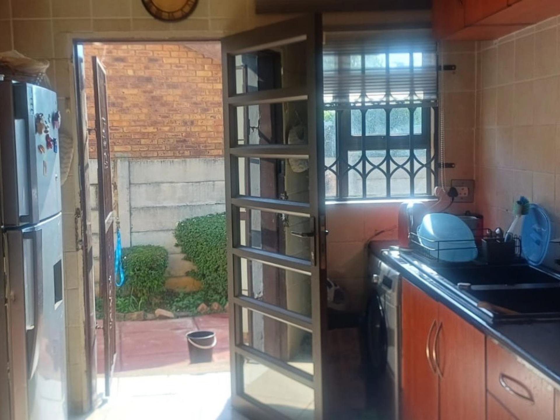  of property in Klippoortjie AH